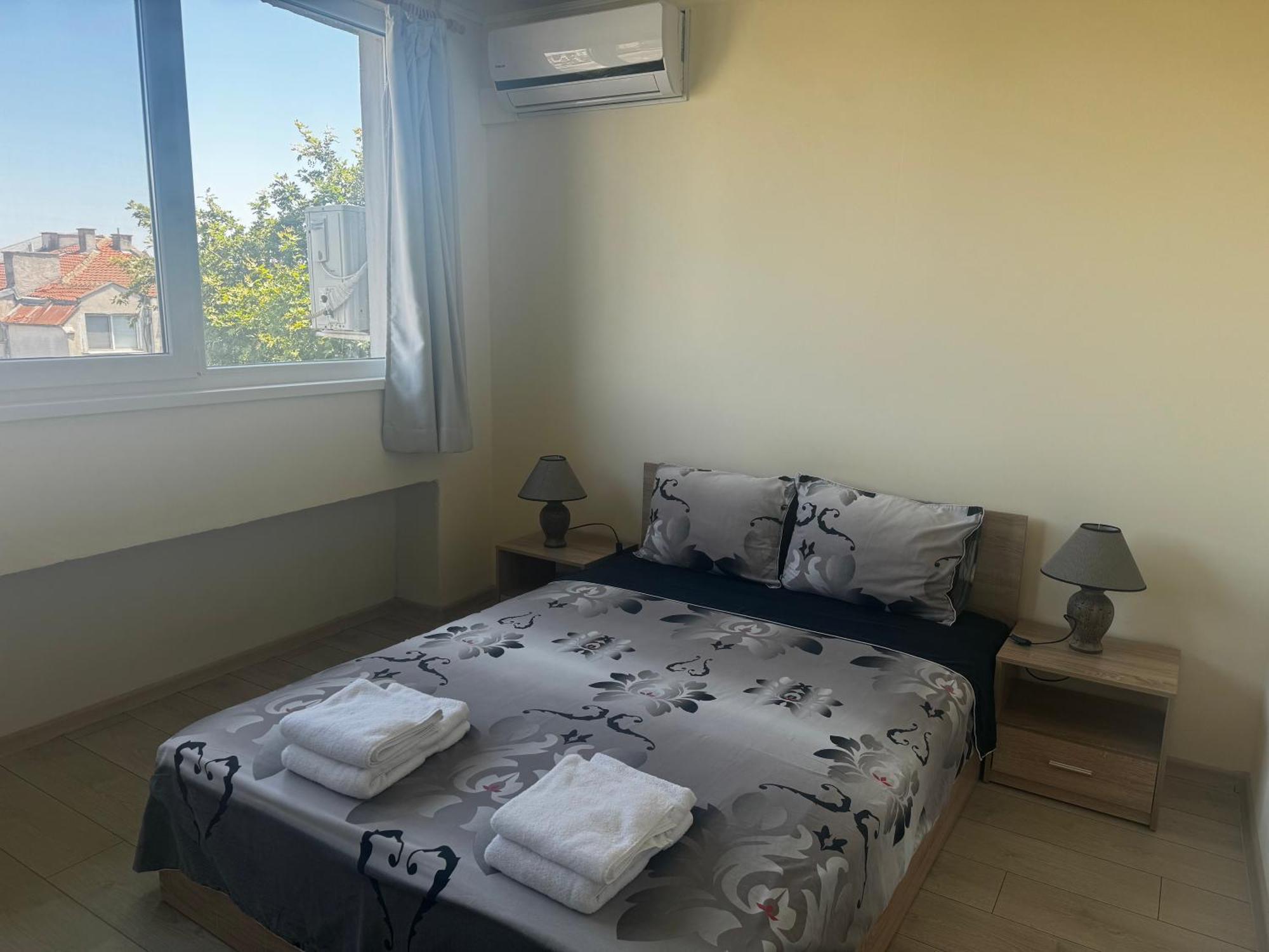 Avelov Art Apartment Burgas Екстер'єр фото