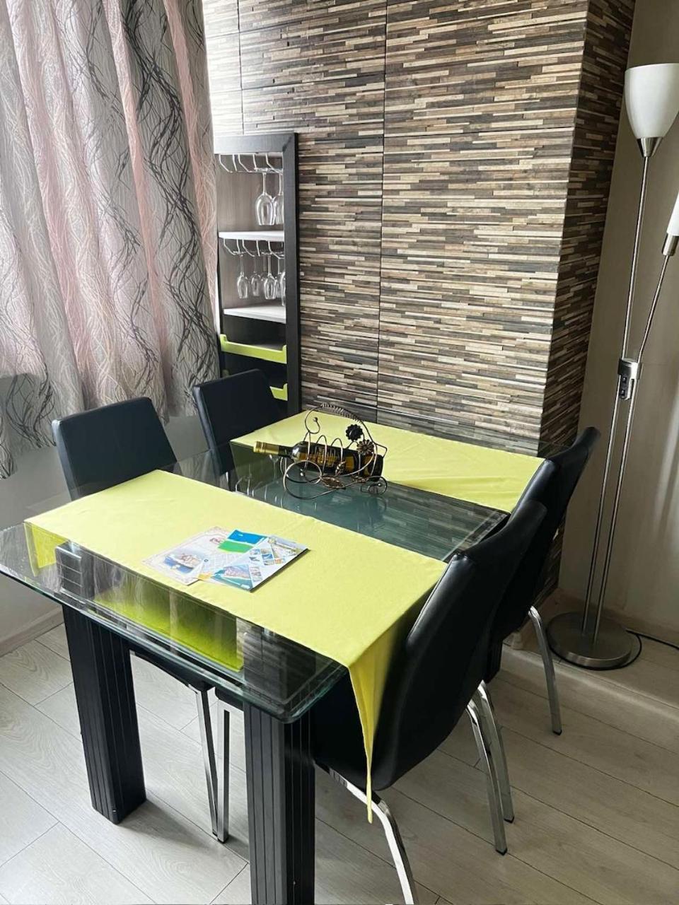 Avelov Art Apartment Burgas Екстер'єр фото